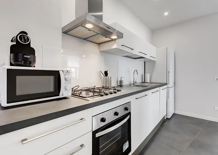 Fama - Quiet&bright 2br רומא